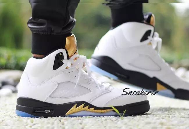 看上去很有钱的鞋子,看起来有钱又干净白色鞋