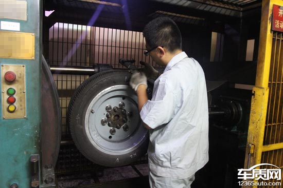 普利司通轮胎出现裂纹图片,普利司通动力侠龟裂解决了吗