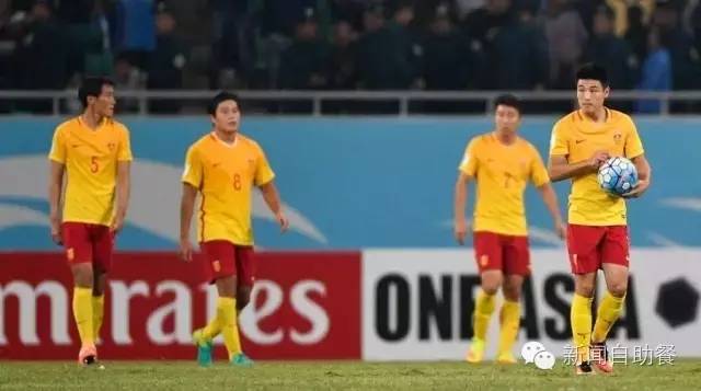 我的天哪，鹿晗、李易峰、杨洋、彭于晏都来踢球了！