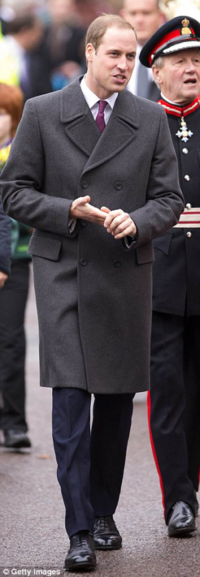 英国威廉王子和凯特王妃秃顶吗,威廉王子秃顶了哈里为啥没秃顶