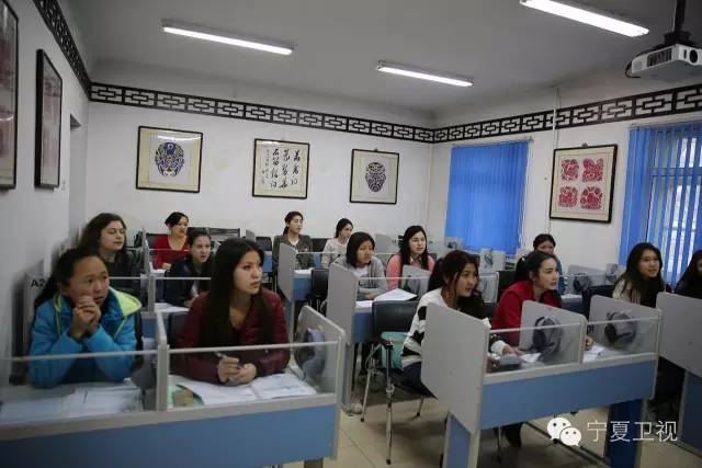 同样是600多公里路程，在这里要比国内多花近一倍的时间|小杜丝路行⑯