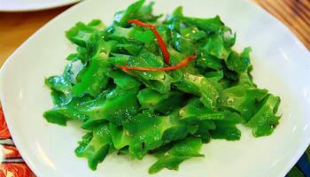 三亚旅游全攻略大概多少钱,三亚吃喝玩乐全攻略