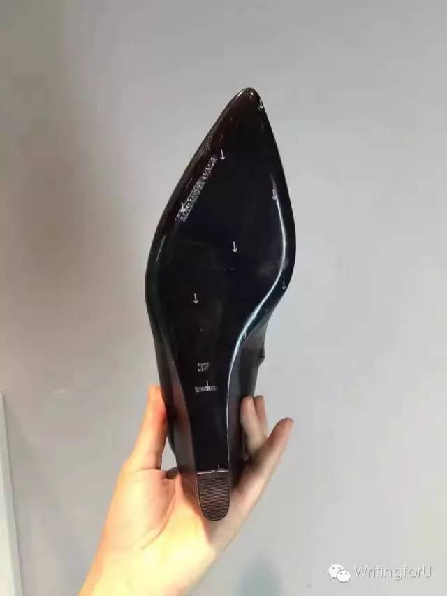 闹，你们要的靴子来了