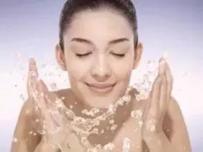 脸上总感觉不干净怎么护肤,护肤脸总像洗不干净