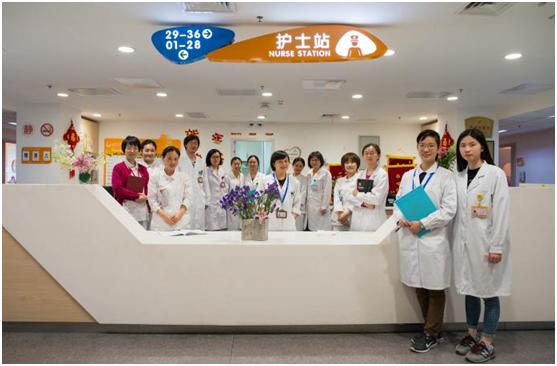 宝宝眼皮长痘痘是怎么回事,上下眼皮都长了豆豆怎么办