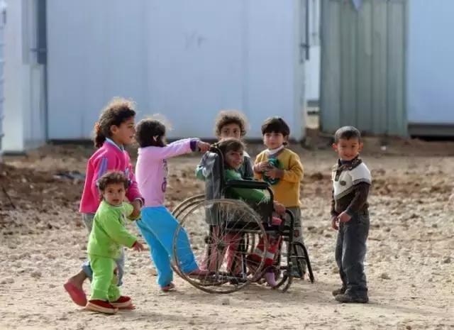 捐助学生该准备什么物资,捐助的时候需要注意什么