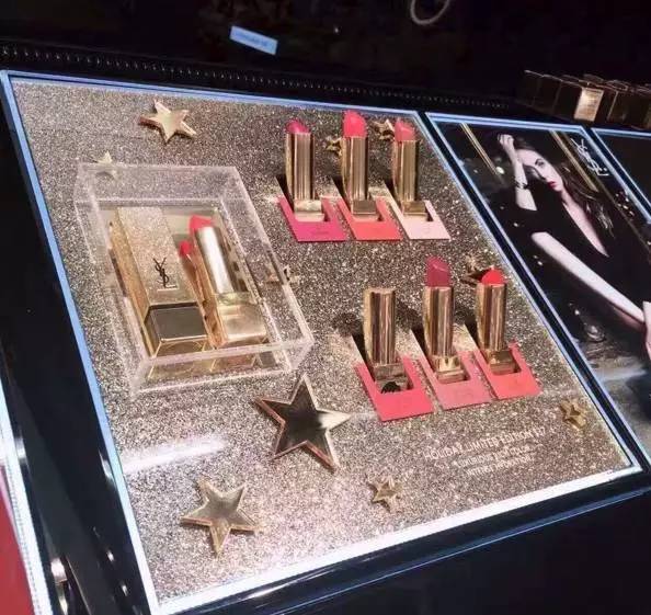 一支YSL就打发了女票，那一双NIKEMag呢？