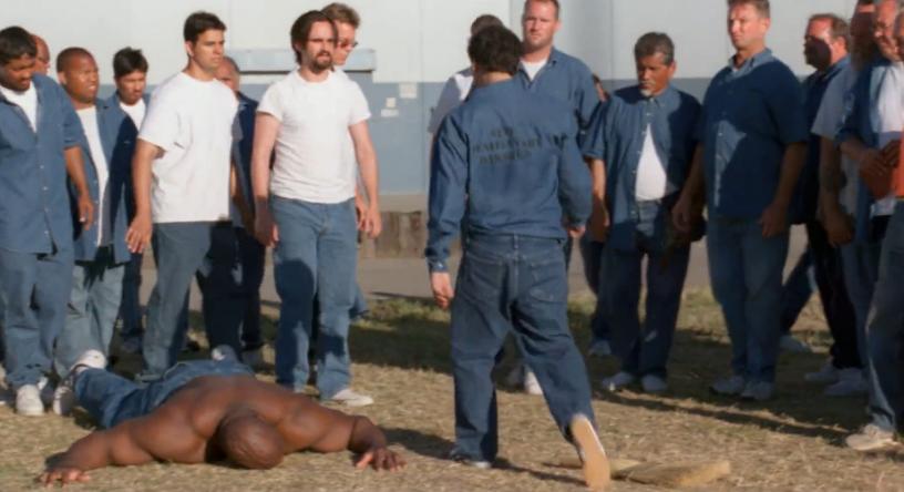 黑人想“捡肥皂”却被男主暴揍！这部美国监狱喜剧，搞笑100分！