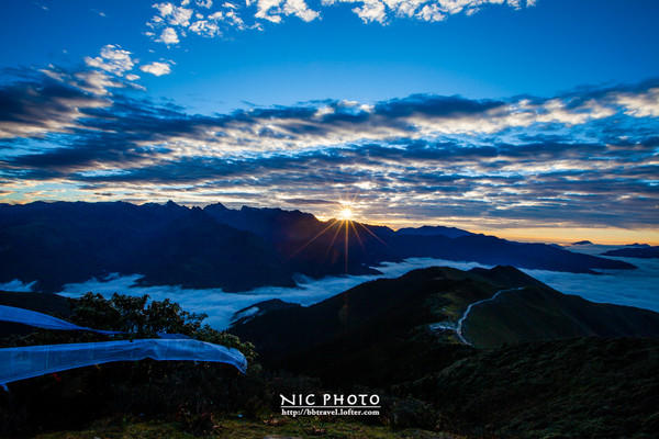 达瓦更扎与牛背山,达瓦更扎和牛背山有啥区别