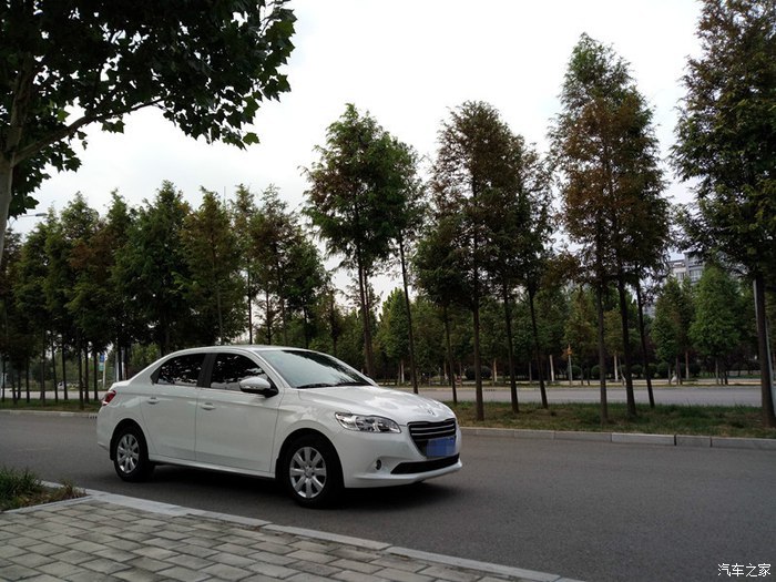 新款标致301幸福版,标致301旅行