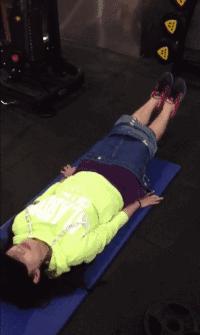 打羽球步法,女神教你打羽毛球