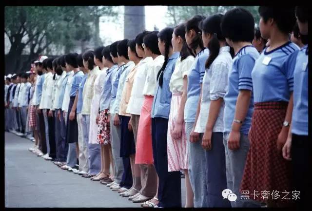 那个年代没有YSL，我们也很时髦