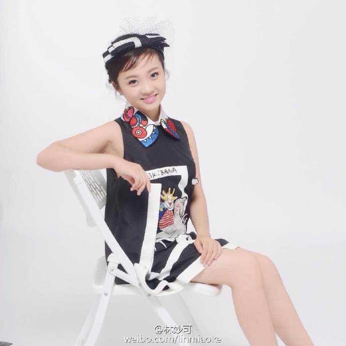 欧阳娜娜休闲装一身黑的打扮,欧阳娜娜打扮视频完整版