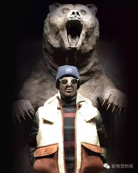 高级感户外橱窗,户外品牌橱窗