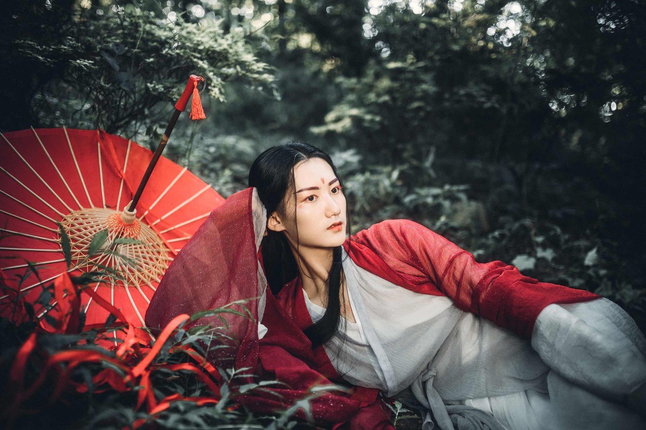 小伙获得神秘力量变异盔甲,小伙子获得神秘功法修为暴涨