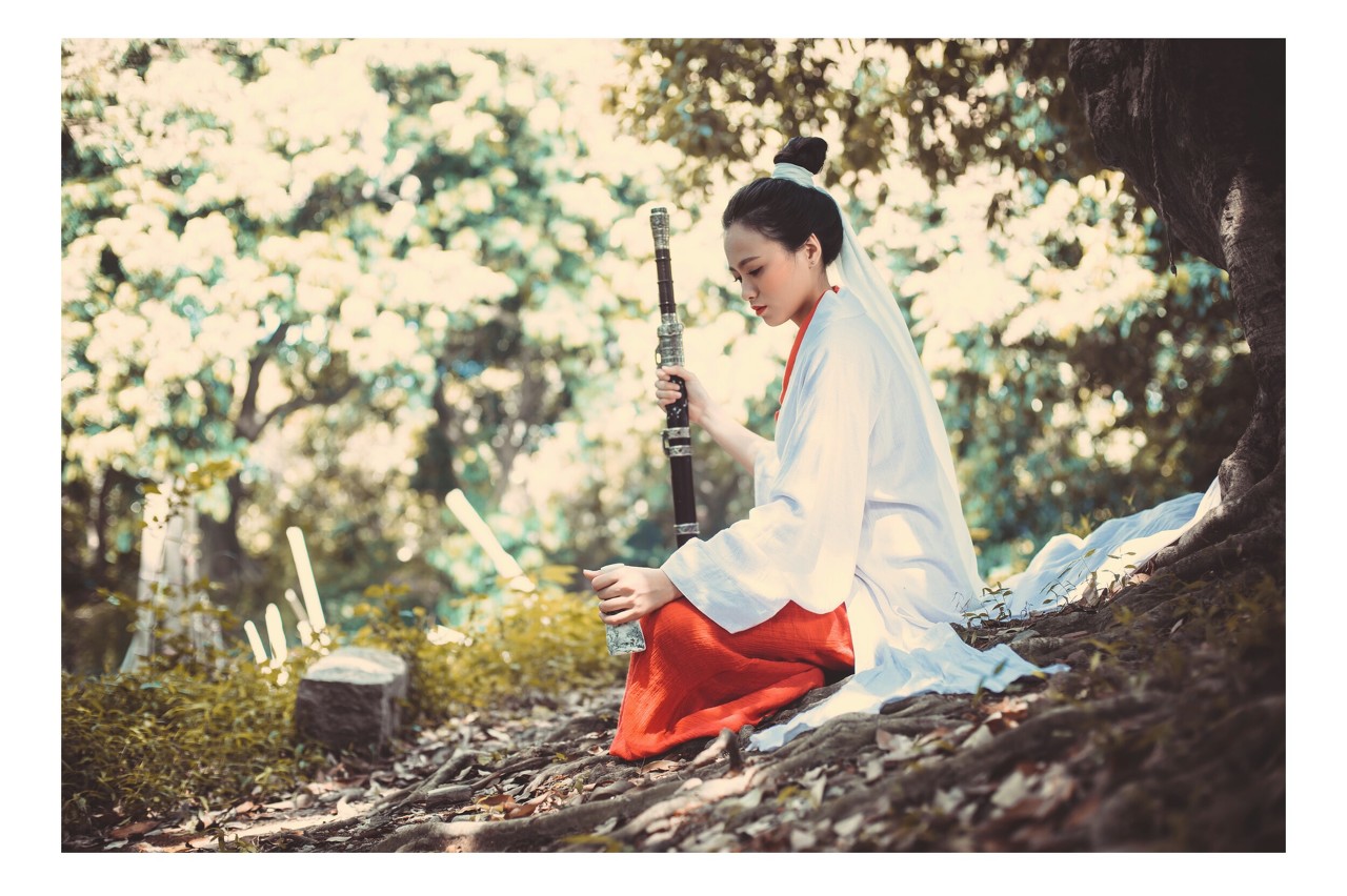 故事:他被敲门声吵醒,打开门一看,发现原来是她站在门口