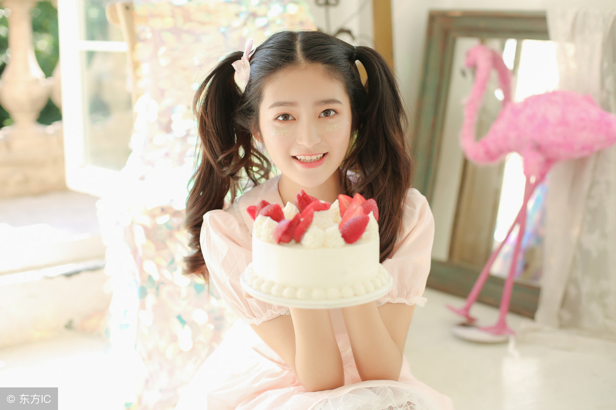 小伙重生回到80年代买大闸蟹,小伙重回1980年卖古董赚钱