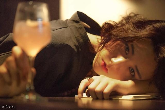 小说：小伙死*党**意中人竟是超能探员，连问有个超人女友是何体验