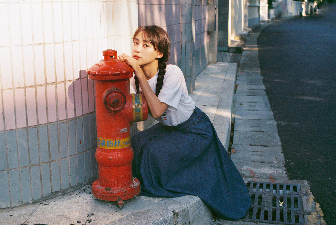 小说：她是医学生，在医院里实习，大夫要她插尿管，她吓得连连退