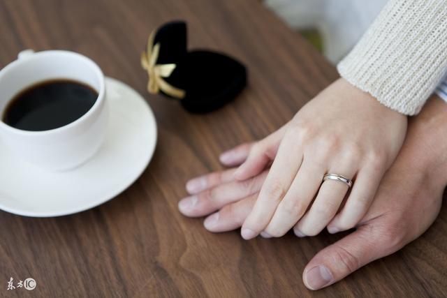 小说：他不会知道，这个女人从发生关系后就开始吃长效避孕药