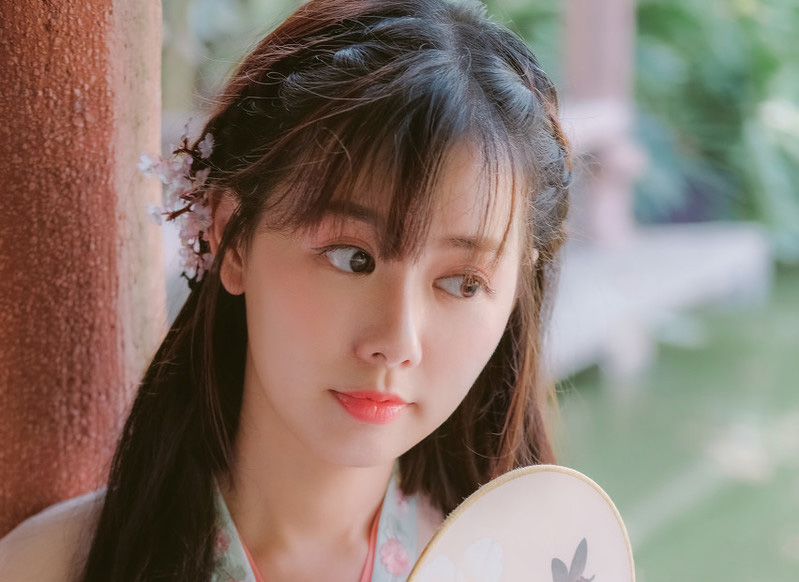 男主怀疑女主是特务的小说,小说男主怀疑女主是穿越者