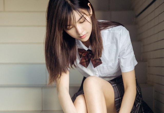 小说：夏家家主含怒出手，他却是冷笑：区区夏家不过是蝼蚁罢了