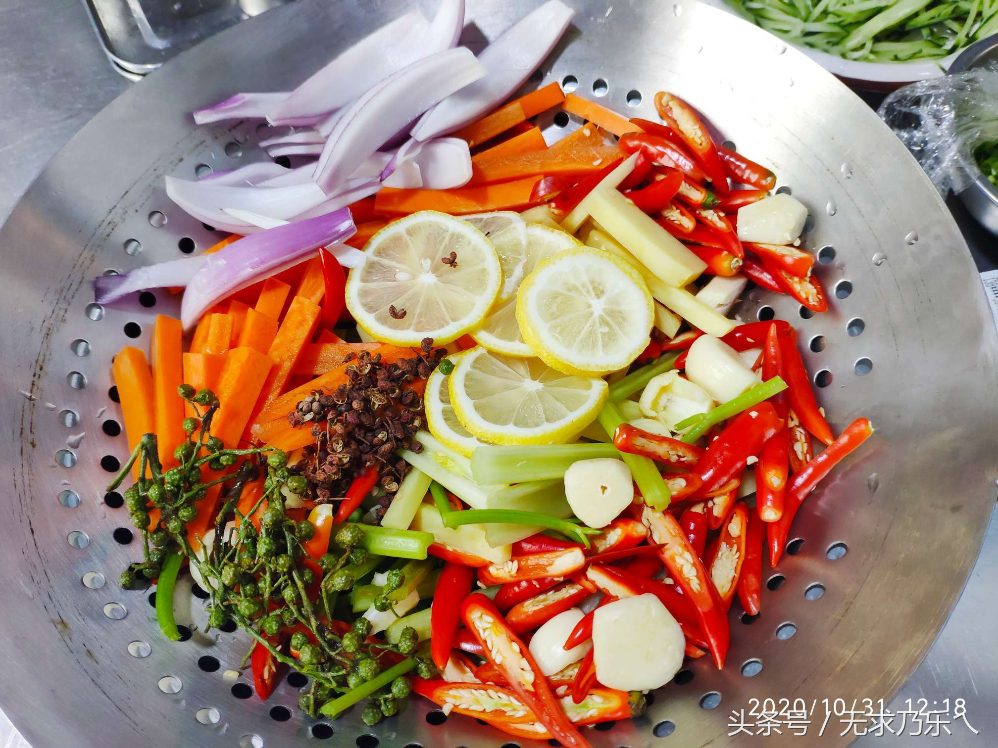 四川正宗泡椒凤爪做法教学,3斤泡椒凤爪配方