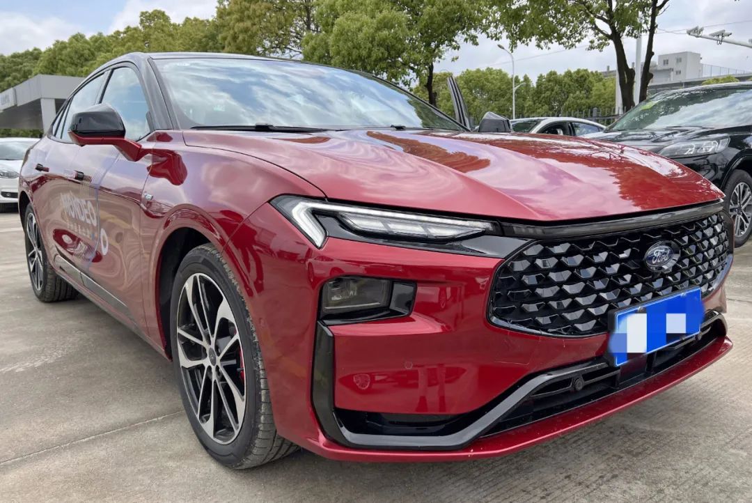 b级轿车探店,近距离探店看车体验国民家轿