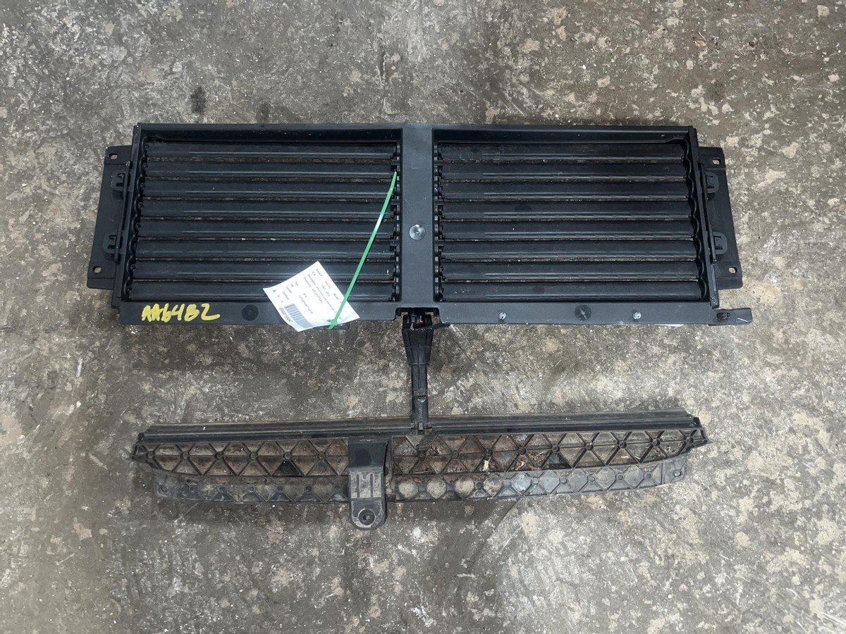 x1宝马和凯迪拉克xt4,宝马新款x1和凯迪拉克xt4哪个更好