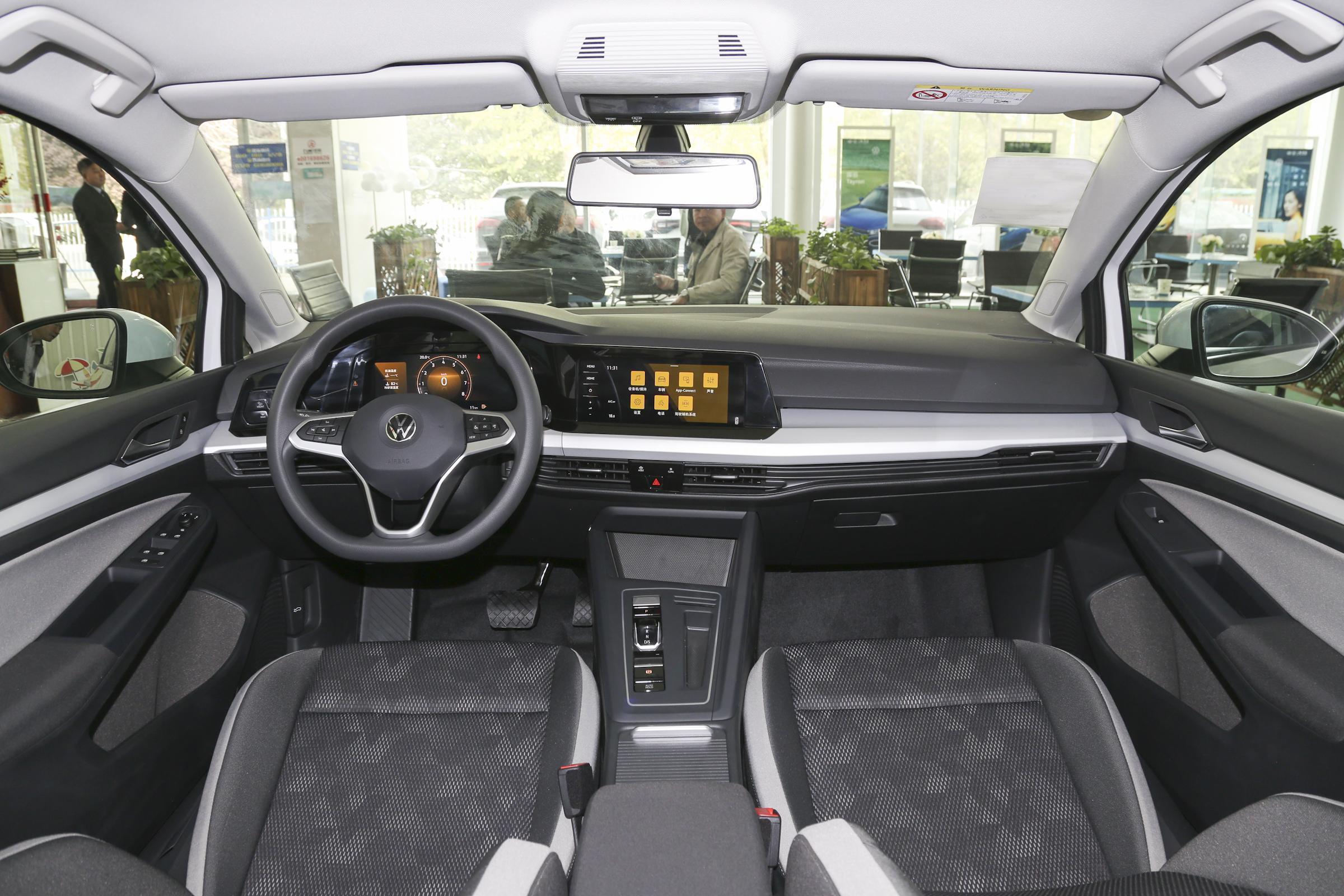 两厢大众高尔夫小车,大众高尔夫与骐达两厢车区别大吗