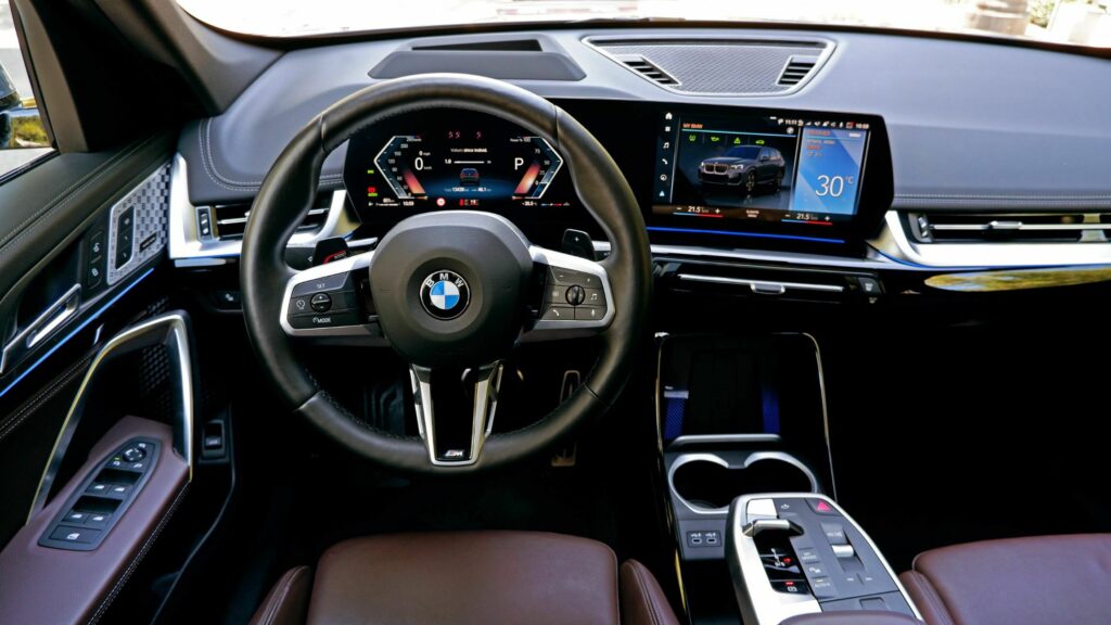 宝马x12018款sdrive20li领先型,宝马x11.5t和2.0t哪款更实用