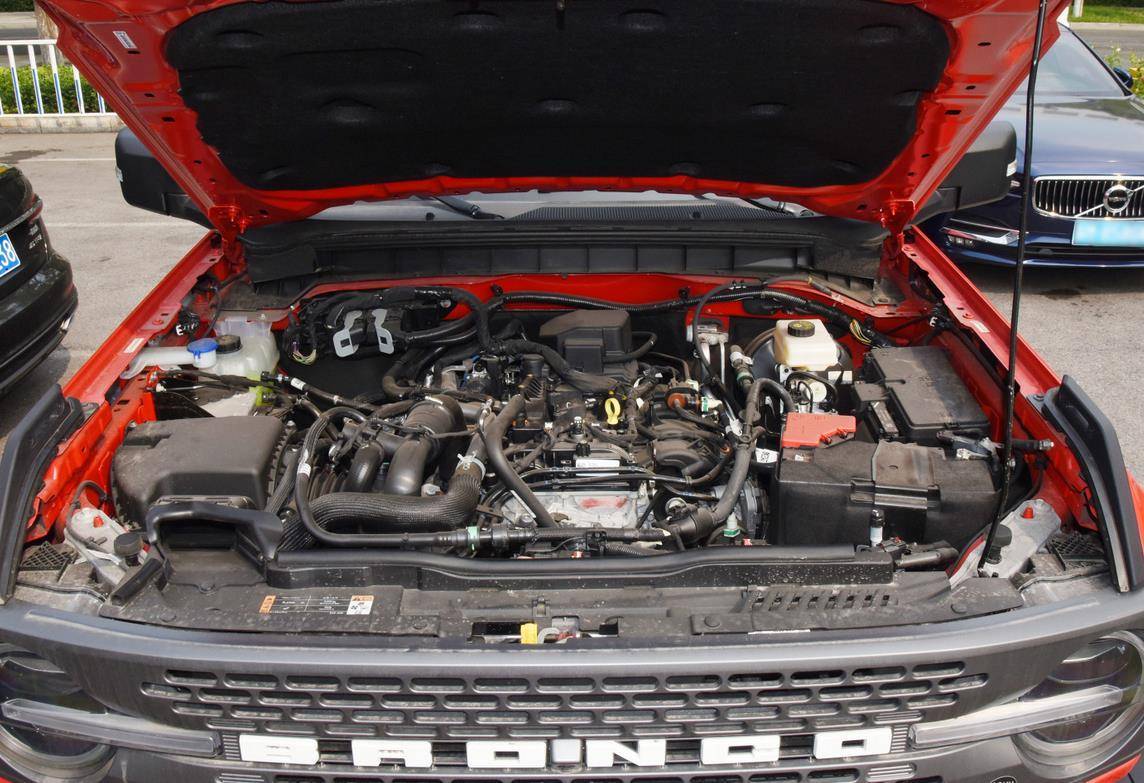 坦克300原型车福特bronco,bronco和坦克300哪个好