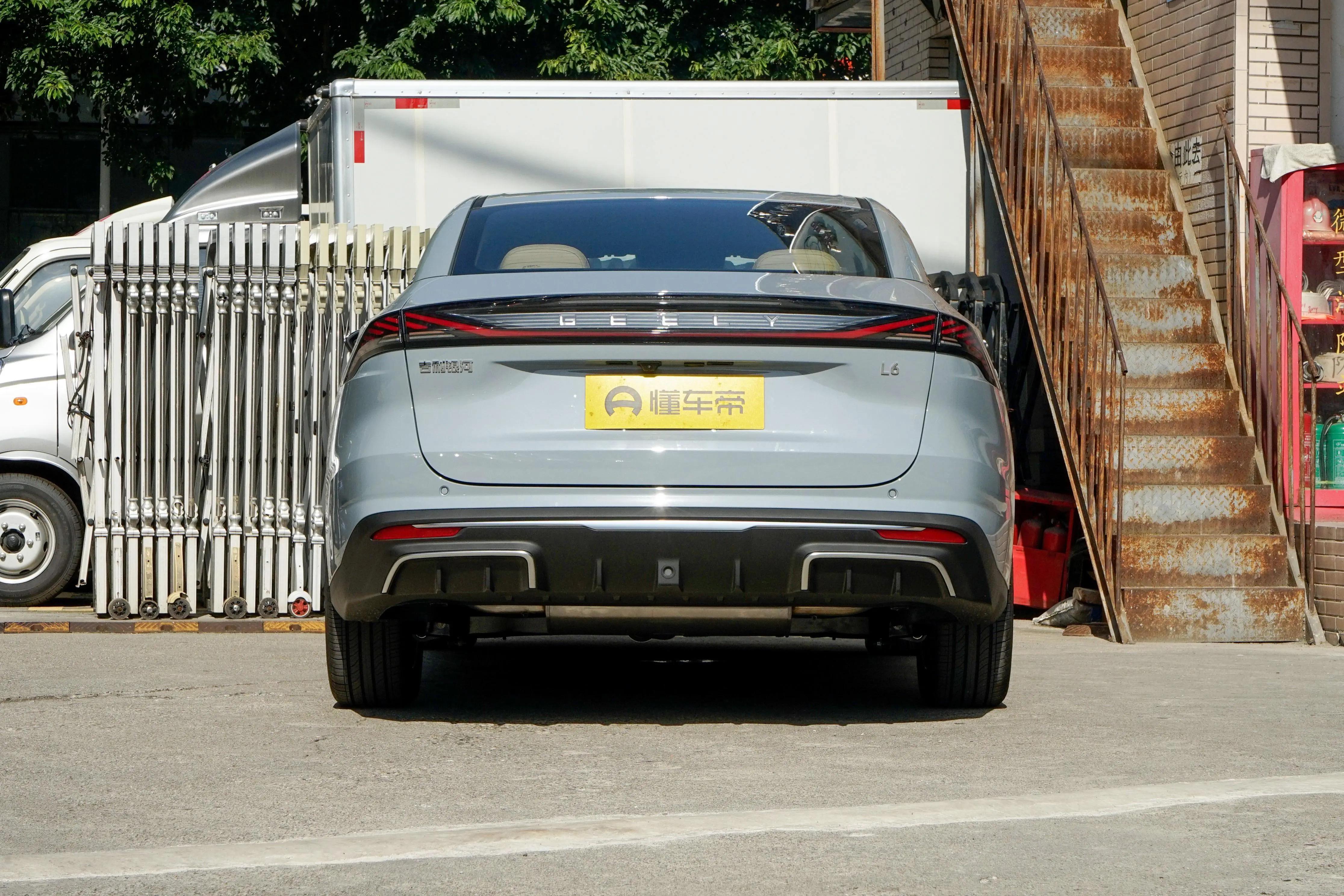 插混银河l6值得买吗,配1.5t三缸混动版