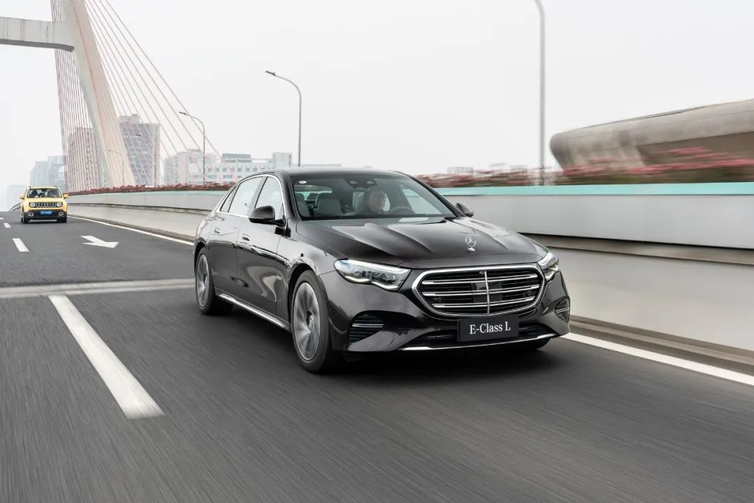 全新奔驰e级试驾,奔驰e级天花板