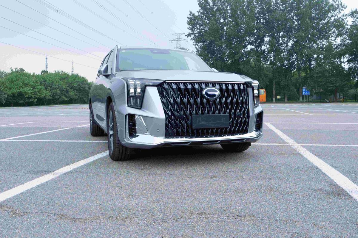 传祺gs8混动版2024款支持手机投屏,全新广汽传祺gs8体验