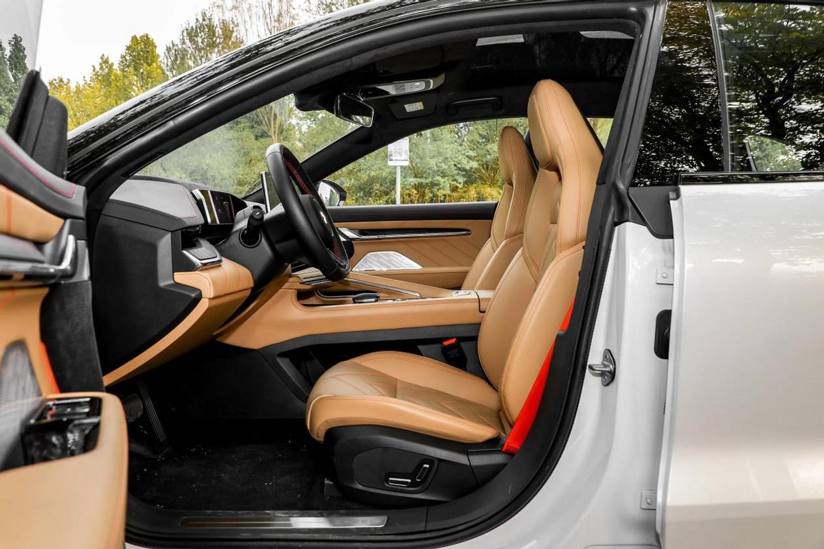 新能源汽车比亚迪小鹏特斯拉,特斯拉比亚迪小鹏自动驾驶比较