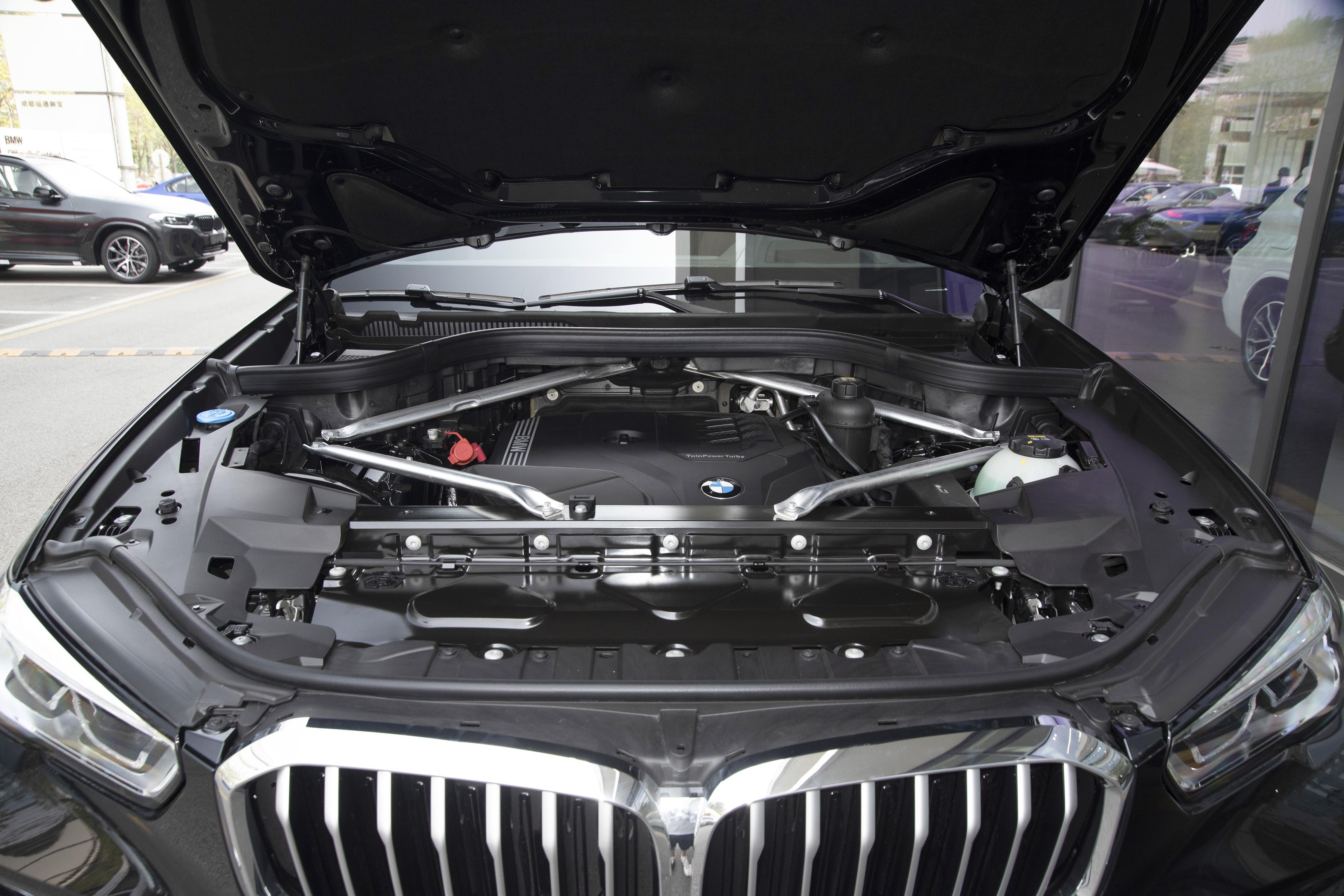 全新宝马x5m搭载的发动机,新款宝马x5发动机型号是多少