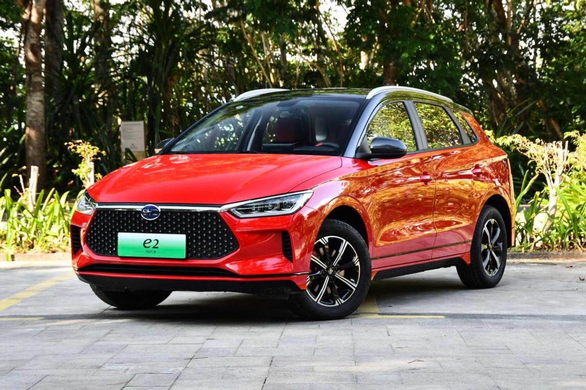 比亚迪e22023款纯电出行版测评,比亚迪e22020款和2021款的区别