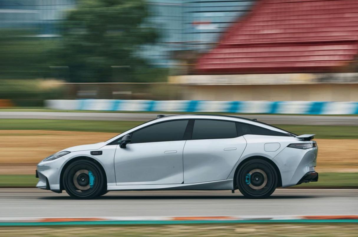 鏄婇搨鏂拌溅hypergt,hypergt涓嶆劎涓烘槉閾傜殑鐜嬬墝杞﹀瀷