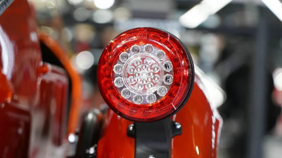 qj摩托2025新品发布,2021年北京摩展边三轮