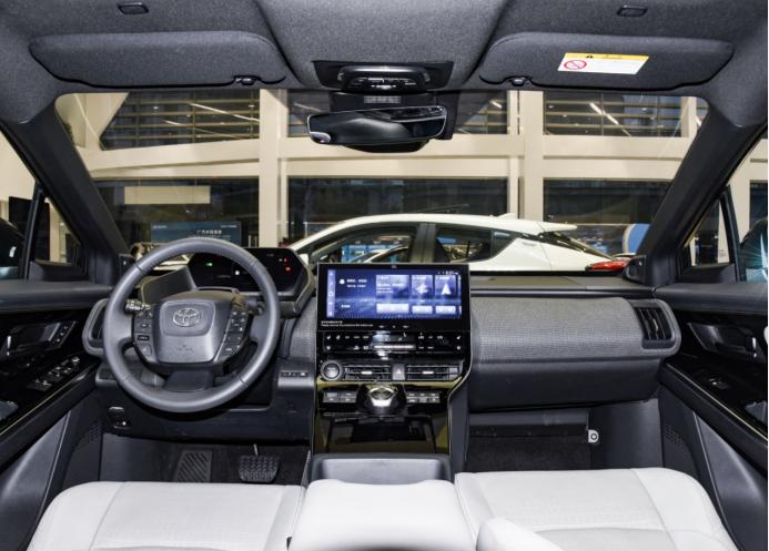 丰田bz4x在南方真实续航多少公里,bz4x400公里续航可以买吗