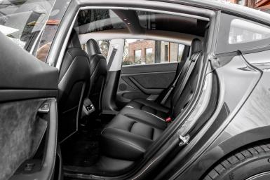 et5model3,鐗规柉鎷塵odel3vs灏忛箯p7i