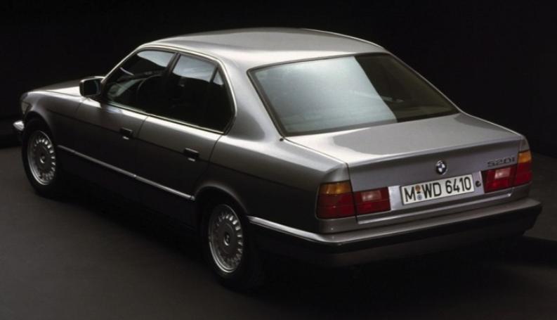 1975宝马进化史,宝马5系创新与成功案例