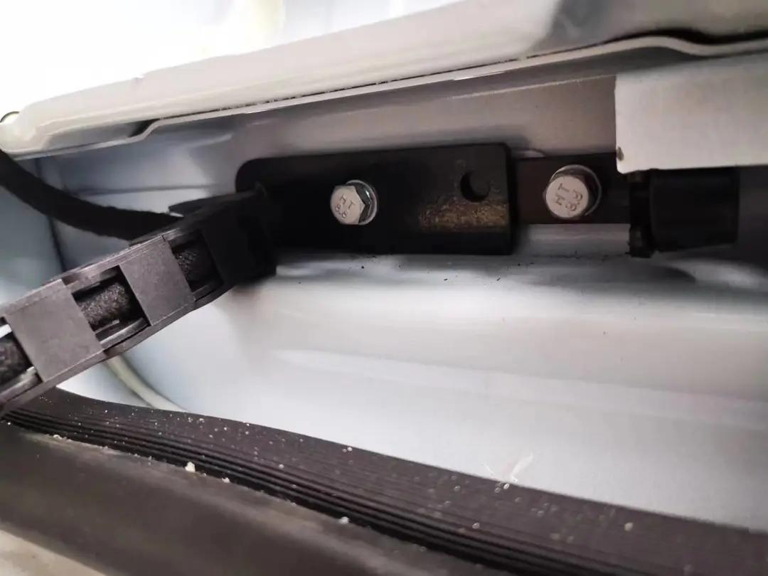 锐胜王牌m7电动中门安装教程,北汽王牌m7电动版