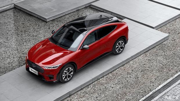 带电疾驰传奇电跑SUV释放内心久违激情