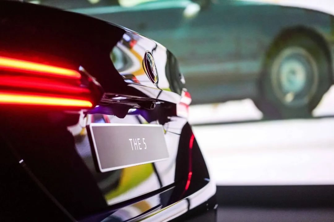 丹泉石蓝G605系配备M运动套装之后，气质一下就有了！