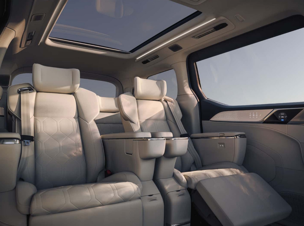 沃尔沃全新em90视频,沃尔沃em90宝华韦健体验