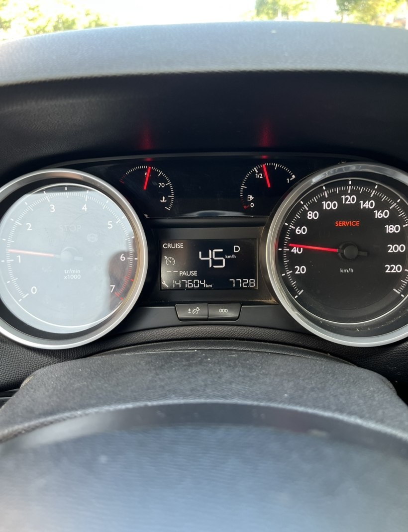 标致408的发动机烧机油吗,标致408发动机修复液