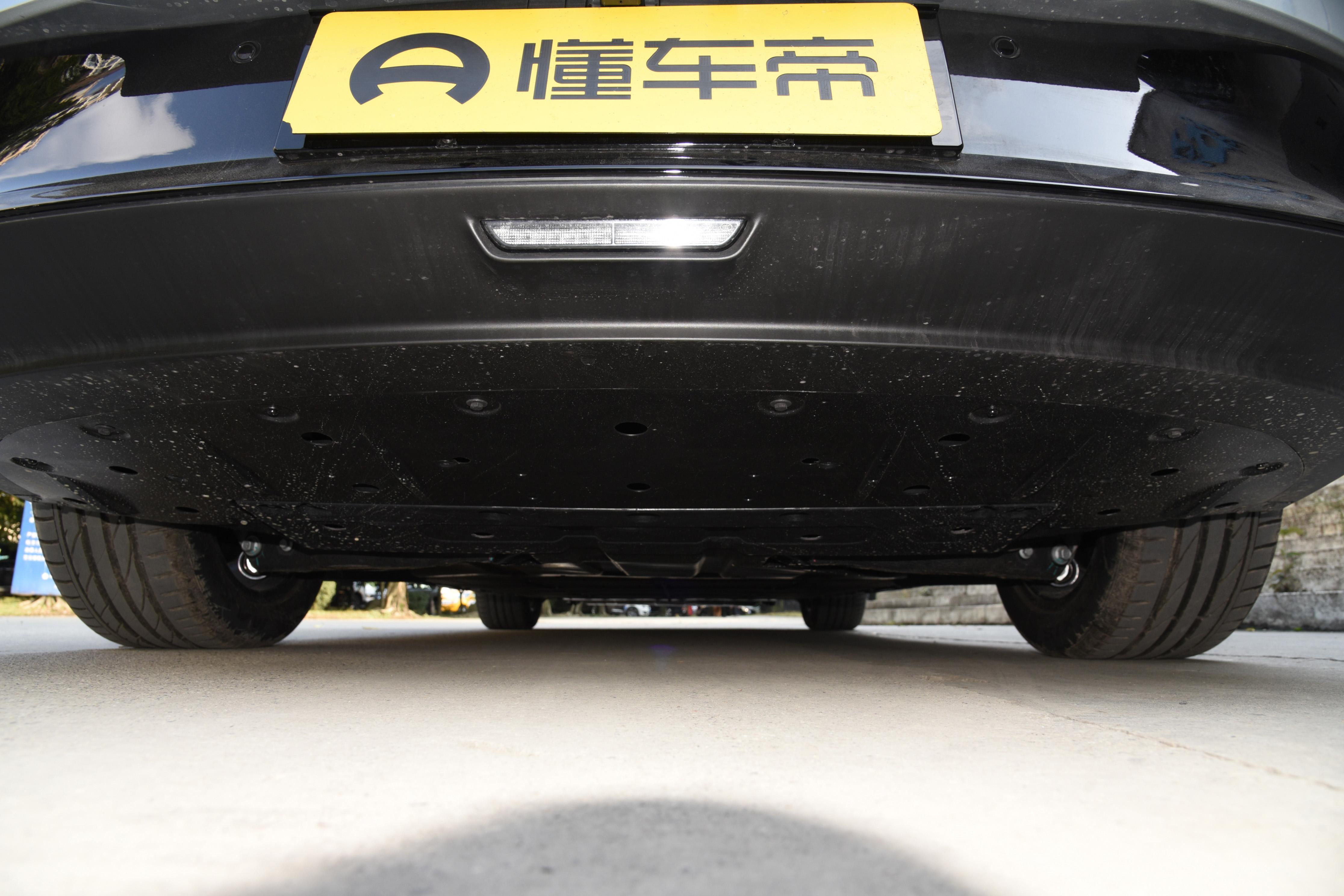 小鹏p7最高配新款2022款,小鹏p7新款2022款空间如何