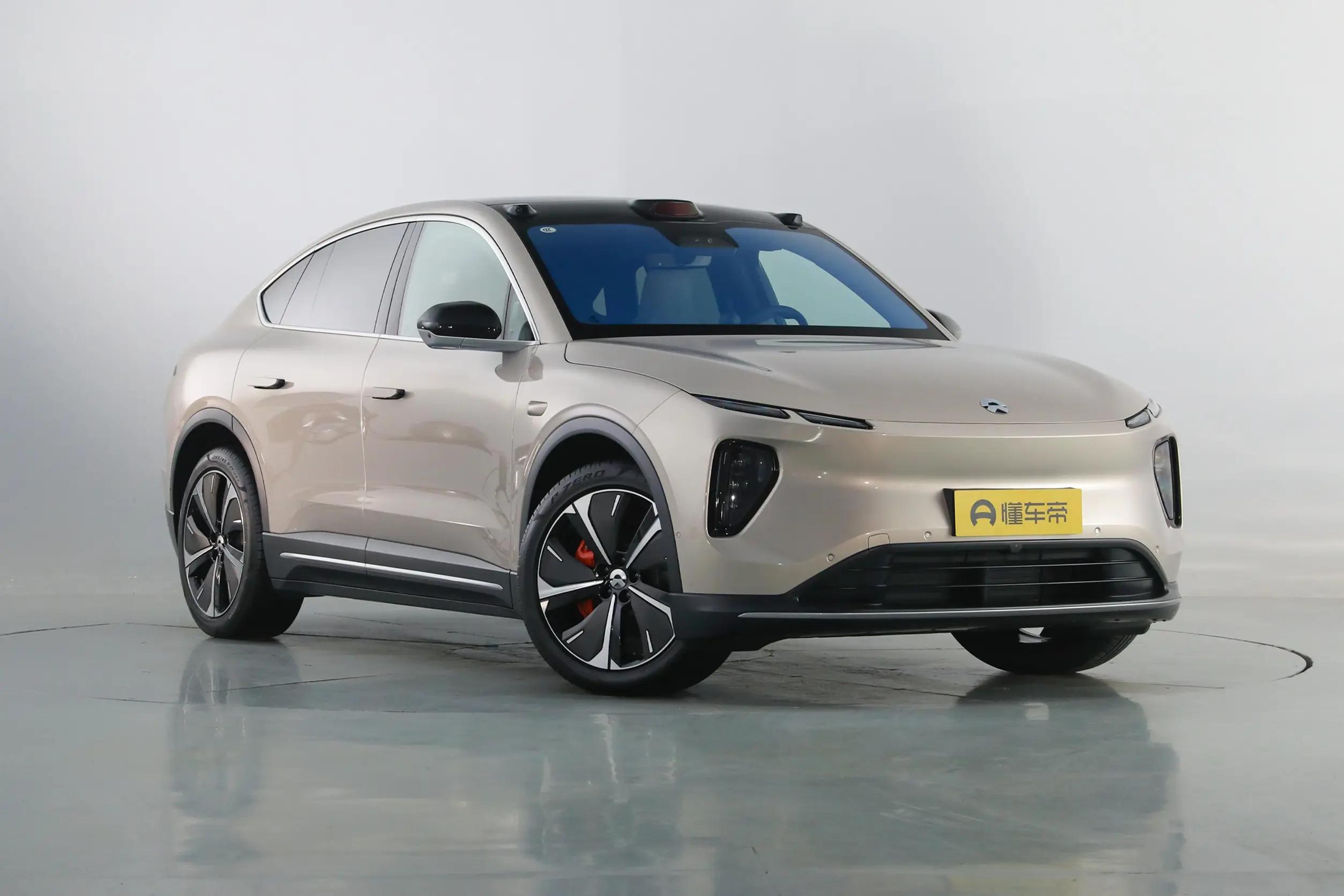 实拍蔚来EC6，涂装金色，中型SUV，配电动四驱，490马力